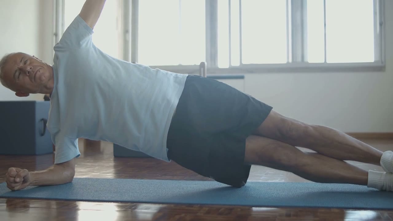 Side Plank demonstration